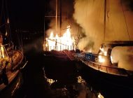 Teknede Çıkan Yangın İskelede Paniğe Neden Oldu