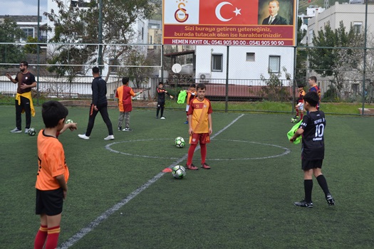 Bodrum’da Depremzede Çocuklara Ücretsiz Futbol Okulu