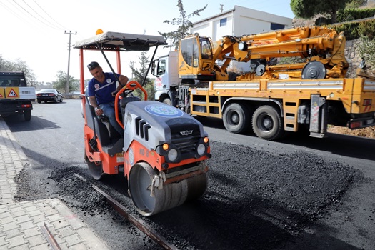 BODRUM’DA 9 BİN METRE SICAK ASFALT YAPILDI