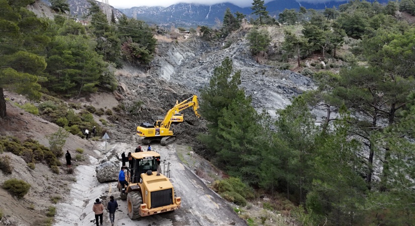 Büyükşehir Ekipleri’nden Seydikemer’e Anında Müdahale