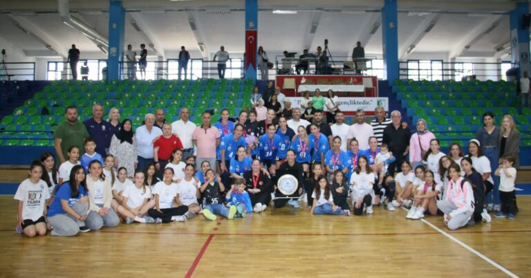 Armada Praxis Yalıkavakspor Sezonu İkinci Tamamladı
