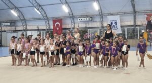 Her Yaşta Cimnastikçilerden Unutulmaz Yıl Sonu Gösterisi