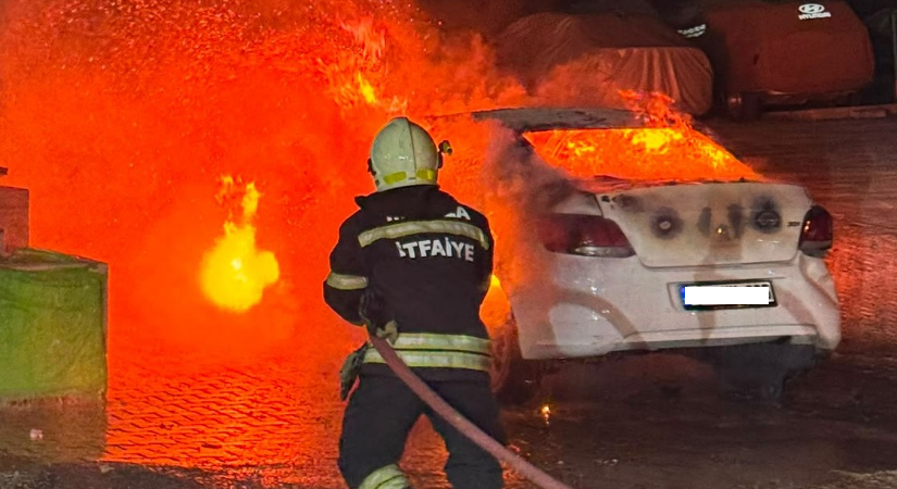Bodrum’da Seyir Halindeki Otomobil Alev Aldı