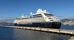 Azamara Onward Bodrum Limanı’na Demir Attı