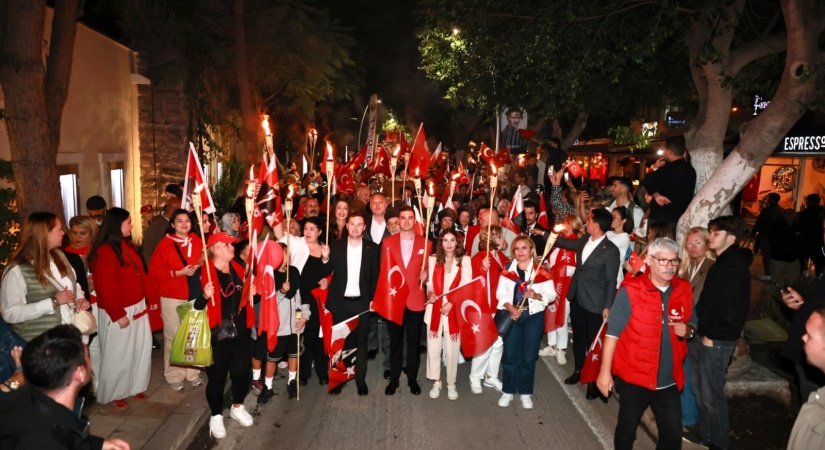 Bodrum’da Cumhuriyet Bayramı’nda Yer Gök Kırmızı Beyaz